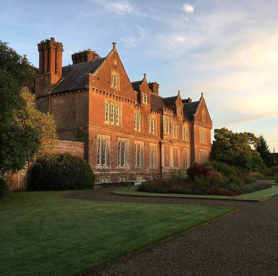 Mogue'S Cottage At Wells House & Gardens Wexford Exterior photo